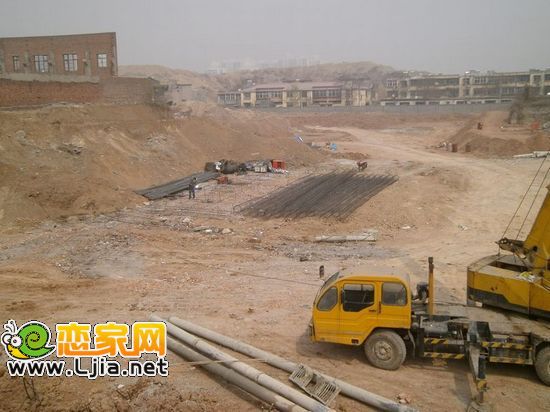 華都嘉苑工地實(shí)景