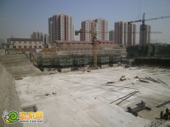 金色漫城2#樓工地實(shí)景