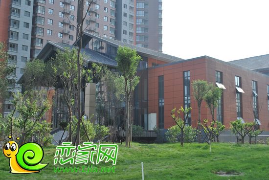 安居?xùn)|城物業(yè)樓實(shí)景（會(huì)所）