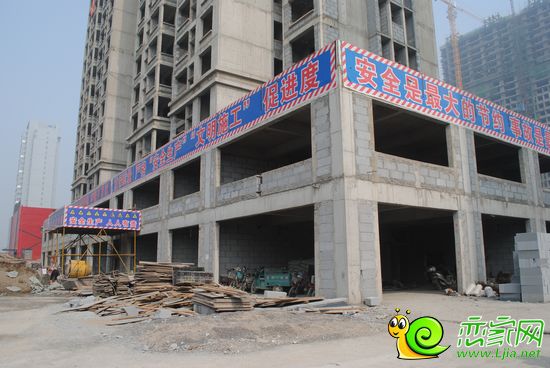 現(xiàn)代華府1#樓商鋪實景圖
