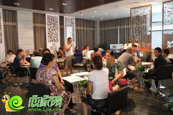 客戶咨詢現(xiàn)場