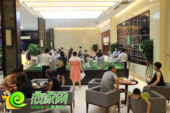 錦繡江南售樓部內(nèi)活動現(xiàn)場