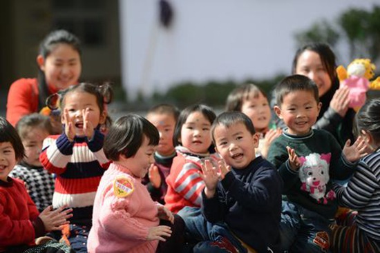 幼兒園里孩子的笑臉資料圖