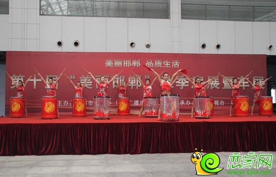 開幕儀式現(xiàn)場水鼓舞表演