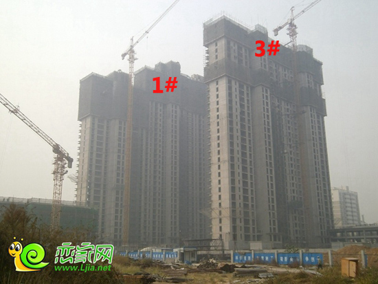 1#樓已經(jīng)封頂，3#樓出地面30層