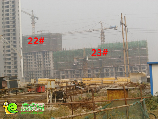 錦繡江南22#樓已出地面13層 23#樓出地面8層