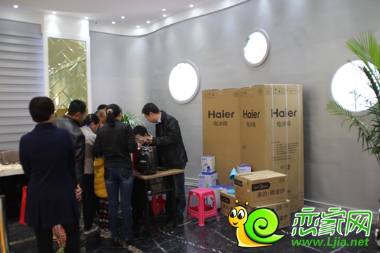 擺在售樓部里的獎品