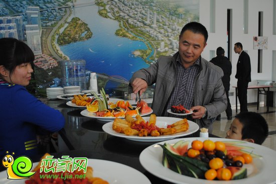 客戶自由領(lǐng)取食品
