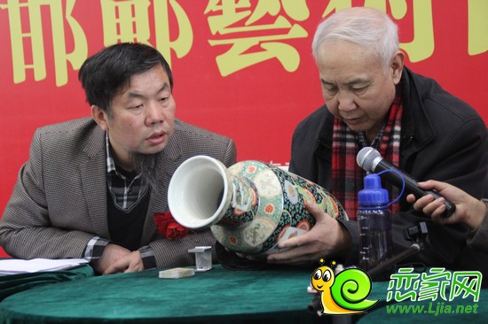 專家鑒寶現(xiàn)場(chǎng)