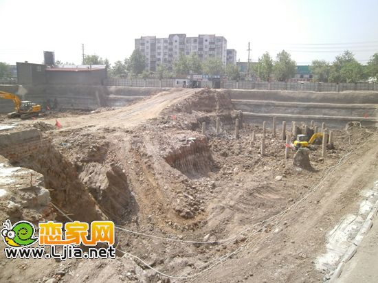 東信華府工程進度