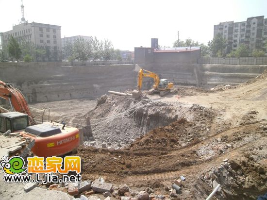 東信華府工程進度
