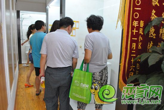 參觀建材的網(wǎng)友