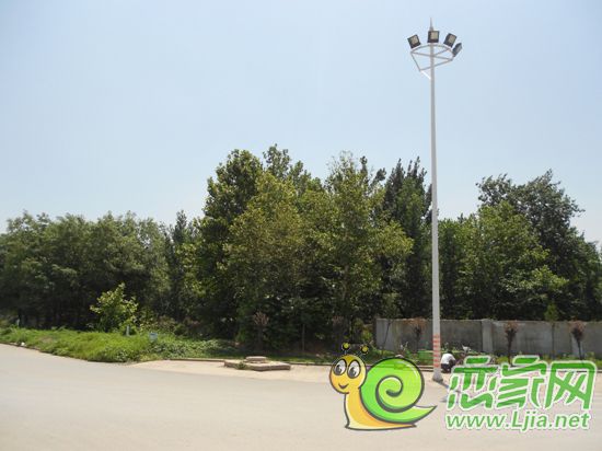 思特利匯鑫灣北側(cè)的市政公園