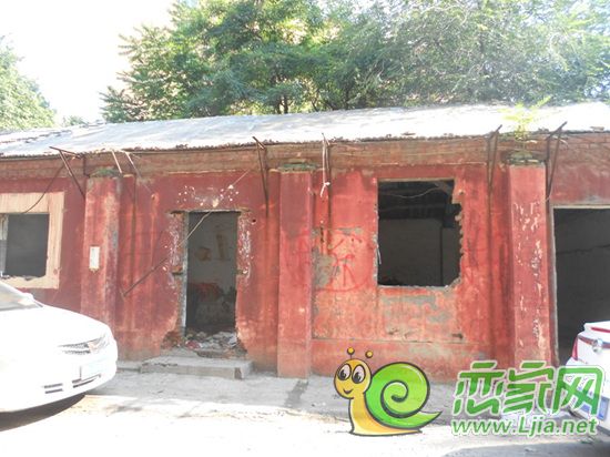 部分拆遷完畢的車(chē)間