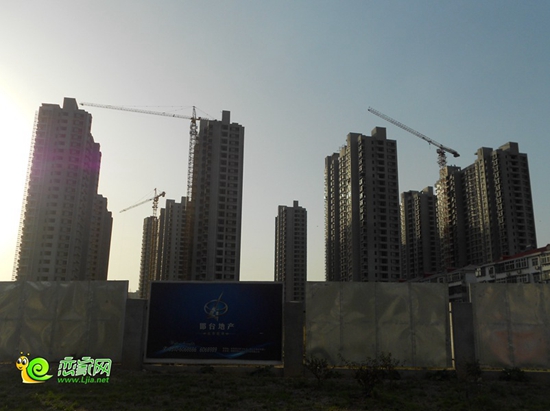 頤景藍(lán)灣小區(qū)實(shí)景圖