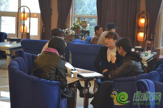 客戶了解陽(yáng)光新卓廣場(chǎng)的詳細(xì)信息
