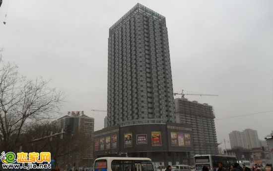 火車(chē)站對(duì)面的金州國(guó)際