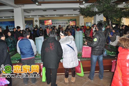 戀家網(wǎng)代表為網(wǎng)友講述戀家網(wǎng)獨(dú)家優(yōu)惠
