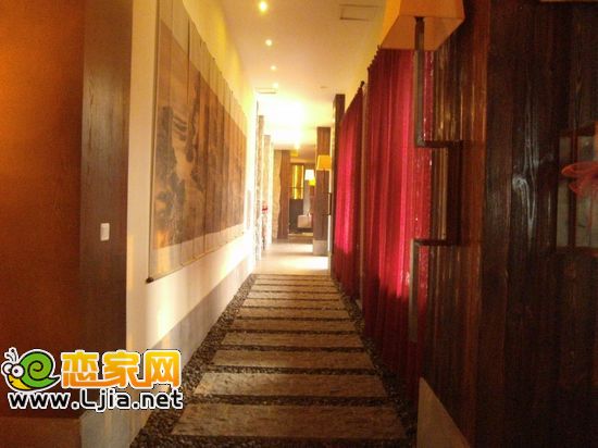 會(huì)所內(nèi)部走廊