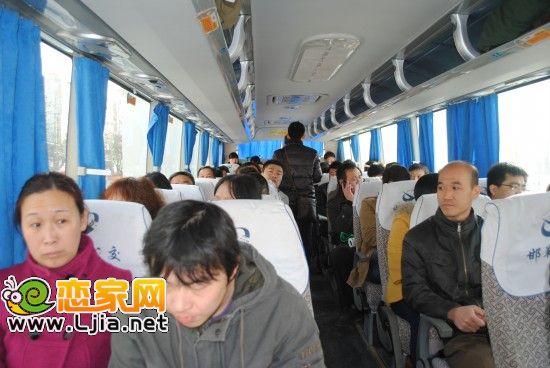 坐滿了看房網(wǎng)友