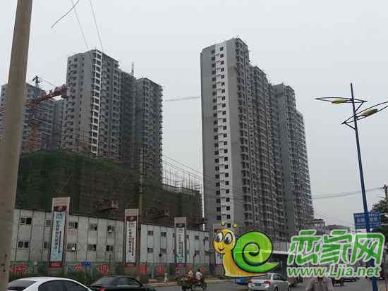 住宅區(qū)工程進(jìn)度實(shí)景圖