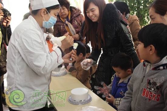 蛋糕師傅教大家如何制作玫瑰花