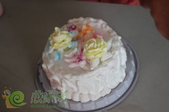 小朋友制作的玫瑰花蛋糕