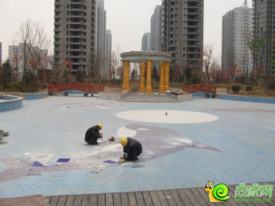 月亮灣項目正在做景觀裝飾