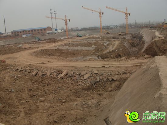 順田君邑項(xiàng)目塔吊已搭建完畢