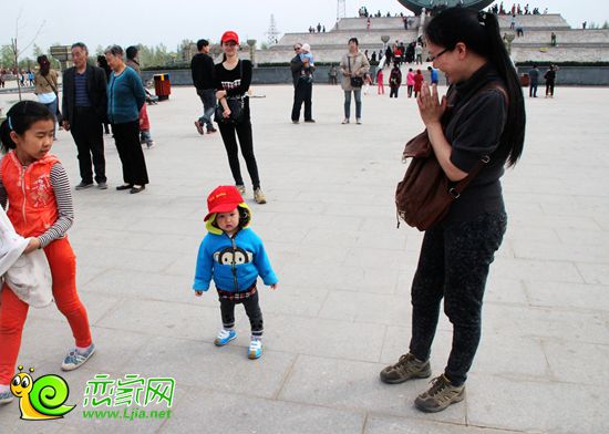 這位小網(wǎng)友真是太可愛(ài)了~