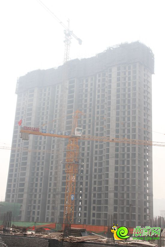 現(xiàn)代奧城施工現(xiàn)場
