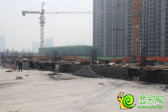 現(xiàn)代奧城施工現(xiàn)場