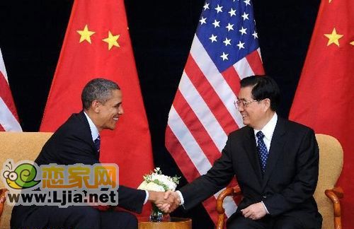 11月11日，中國國家主席胡錦濤在韓國首都首爾同美國總統(tǒng)奧巴馬舉行會晤