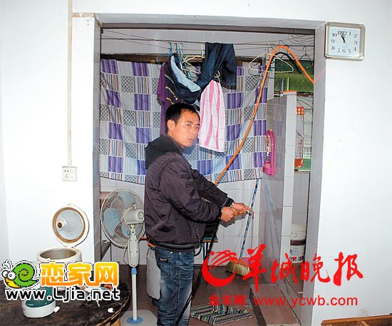 疑犯李某指認(rèn)現(xiàn)場(chǎng)