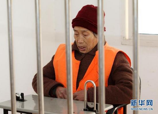 2月2日，湖北省十堰市鄖縣柳陂鎮(zhèn)殺人藏尸犯罪嫌疑人周某在接受公安人員審訊