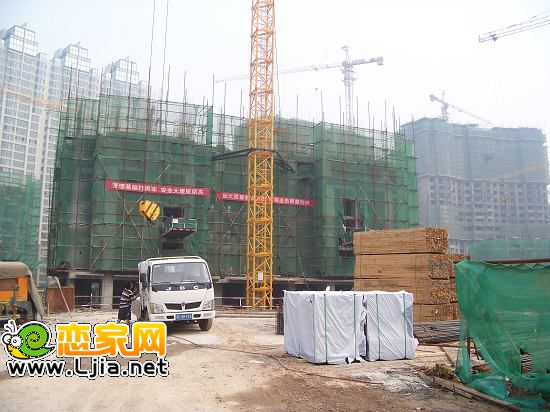 楓丹白露施工現(xiàn)場（2011.8.23）