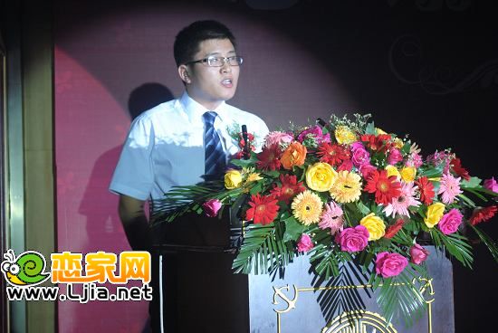 和平廣場項目經理徐明講話