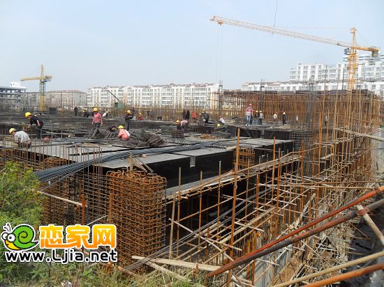 陽光三龍商業(yè)廣場施工現(xiàn)場