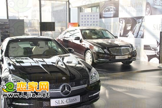 豪華的奔馳車