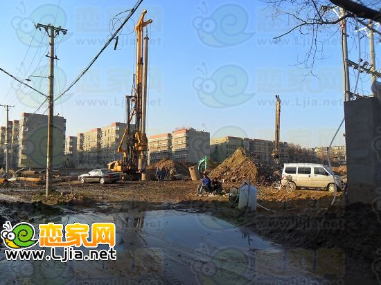 金豪庭施工現(xiàn)場