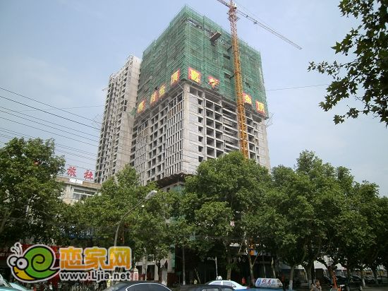 鉑玥中心正在做內(nèi)部裝修