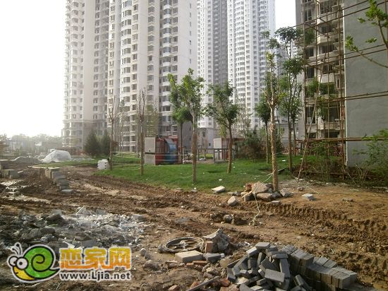 趙都新城2號地尚和園小區(qū)入口