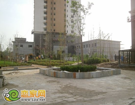 趙都新城2號地尚和園小區(qū)廣場