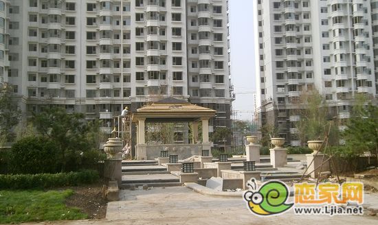 趙都新城5號地綠和園小區(qū)廣場