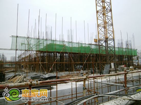 商業(yè)A棟已經(jīng)出地面一層