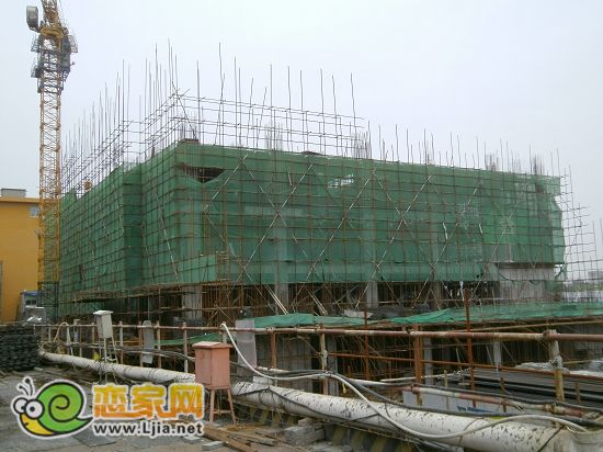商業(yè)B棟出地面三層