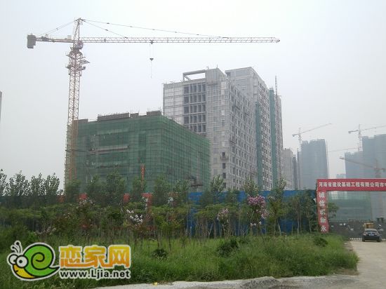 市中心醫(yī)院正在緊張建設(shè)中