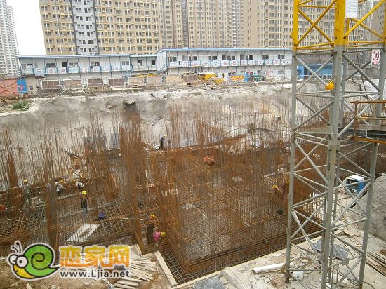 阿爾卡迪亞藍(lán)天城：14#正在做地下