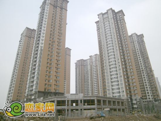 趙都新城2號地尚和園遠(yuǎn)景，外立面工程即將完工