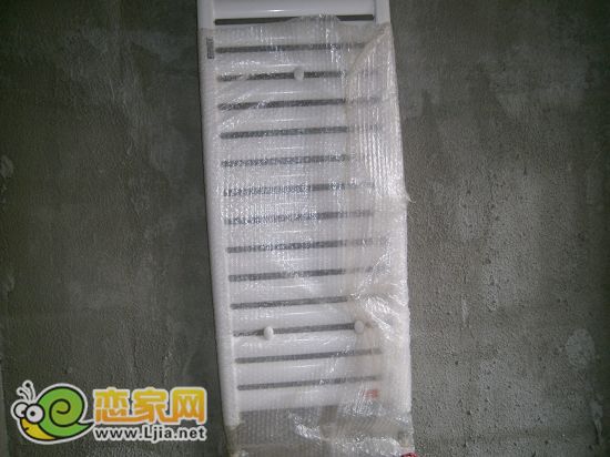 趙都新城尚和園2號(hào)樓戶型：衛(wèi)生間暖氣已經(jīng)安裝好